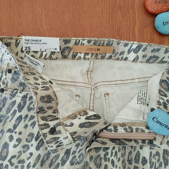 Joe's New Women's Skinny Jean - Picture 3 of 6